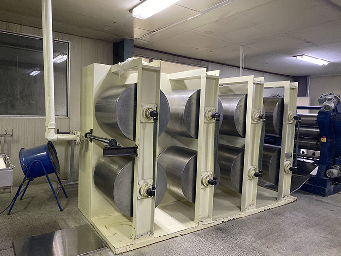 Roller cooling machine